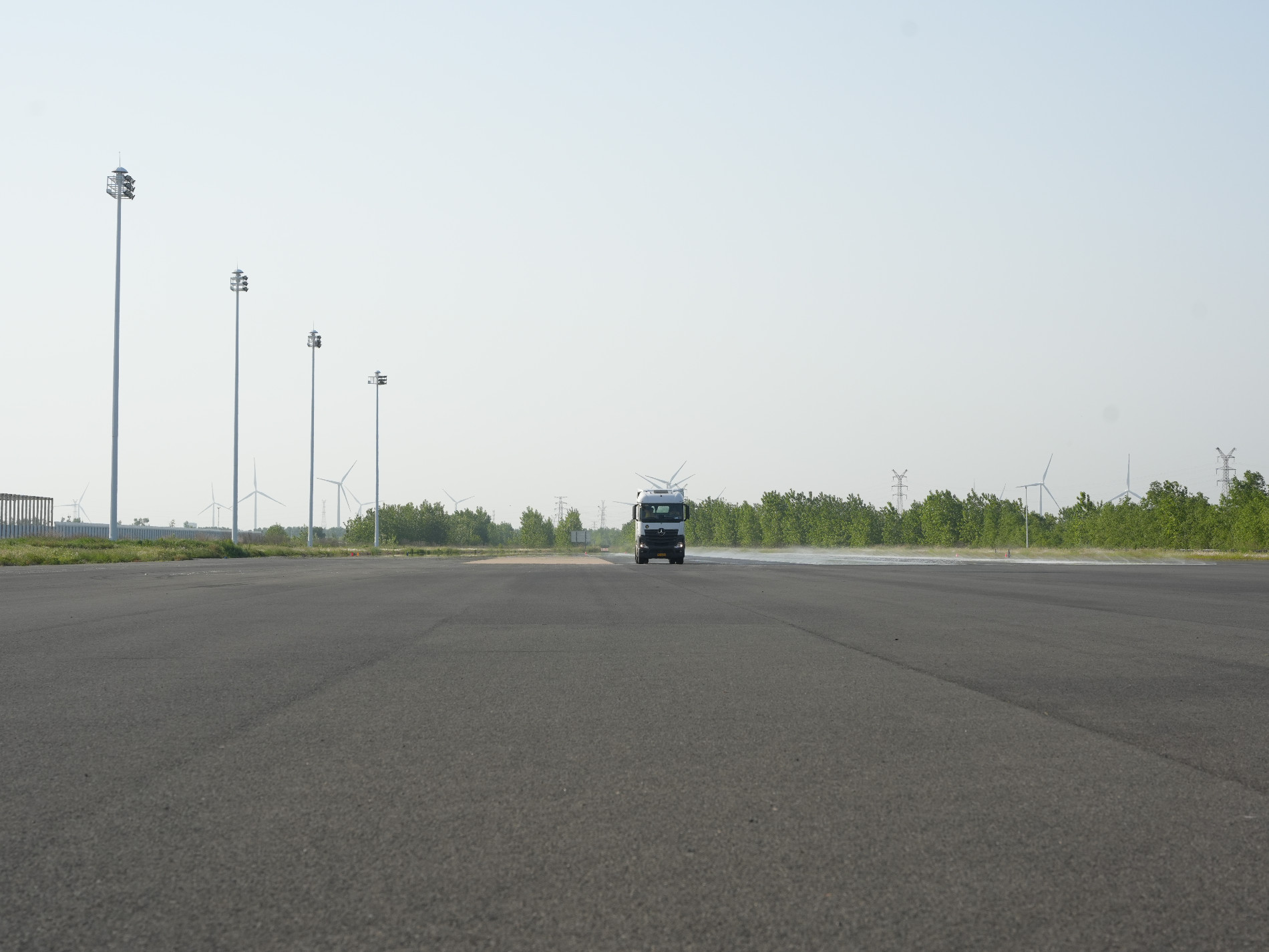 试验实拍.jpg 试验实拍.jpg